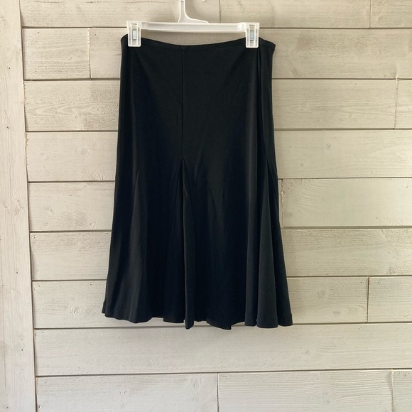 Skirt - Picture 2 of 4